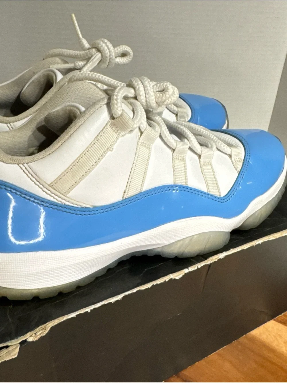 Jordan 11 Retro Low UNC 2017  (528895-106) Men’s Size 8